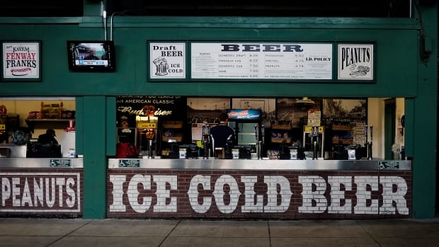 1-fenway-ballpark-food.jpeg